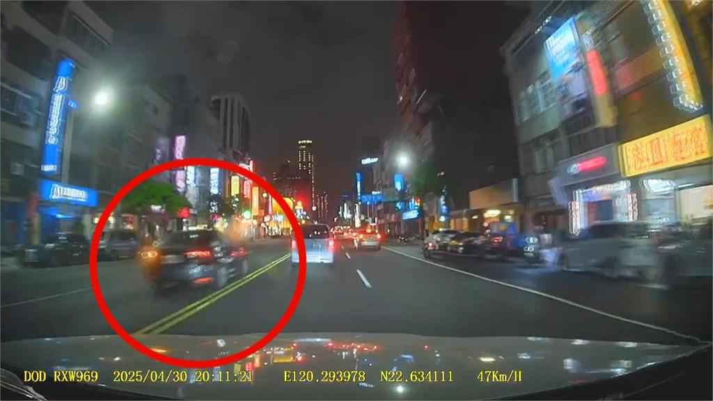 高雄街頭上演「玩命關頭」! 駕駛逆向超車100公尺4度違規