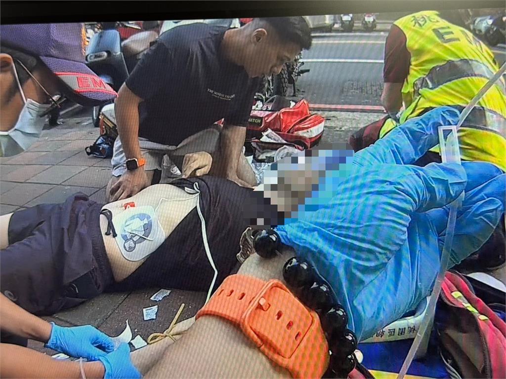  消防魂不休假！騎車路過遇兄分隊出勤 桃機消防員加入救援搶回一命