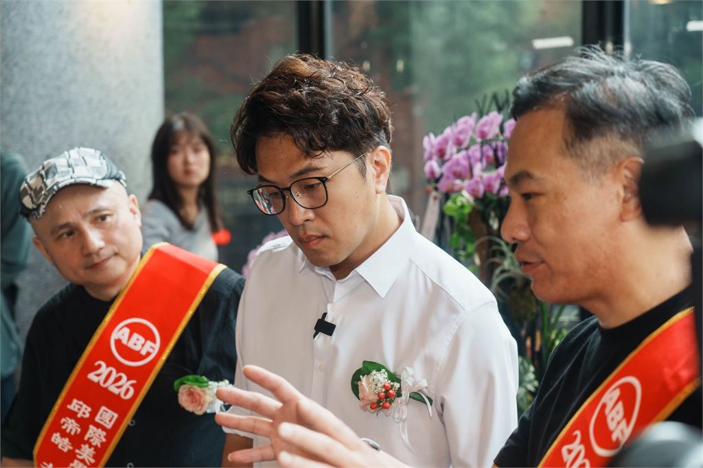 台北30年來要變天了？外媒大讚沈伯洋「靠這原因」翻轉選情…親揭蔣萬安致命傷