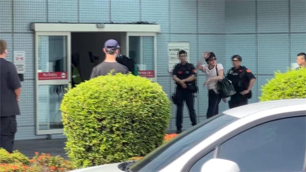 K-SPARK嗨翻高雄! GD、泰妍離台畫面曝