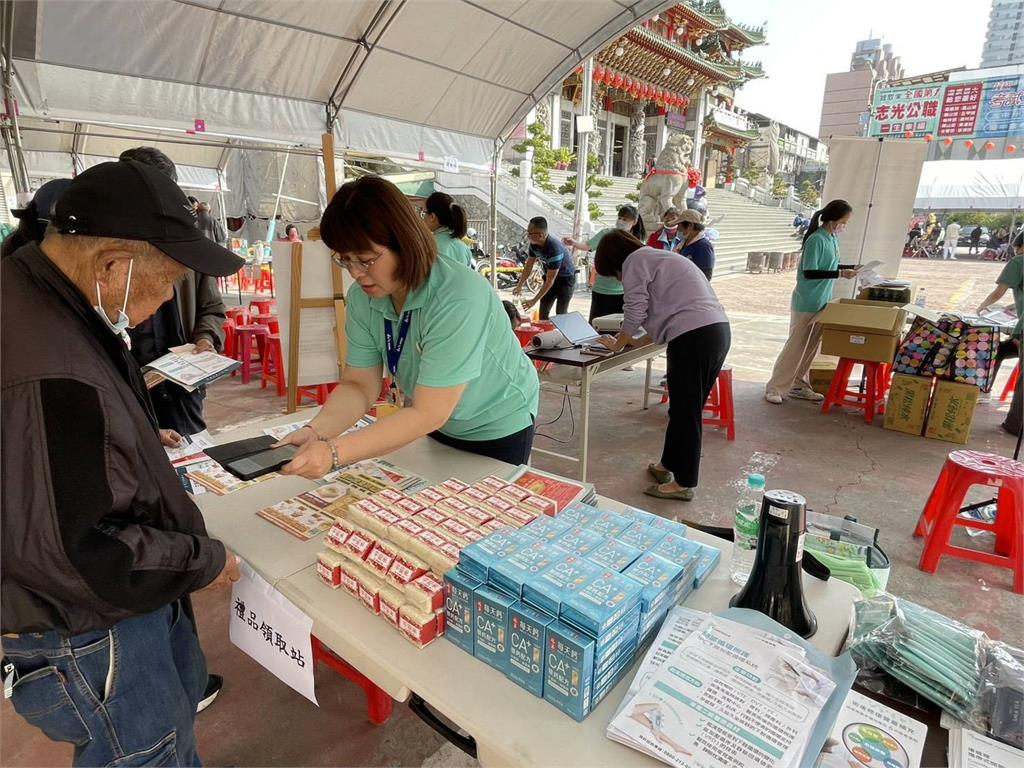 重仁骨科醫院攜手高雄三鳳宮, 梁峻銘院長領軍走入社區,守護在地長輩行動力