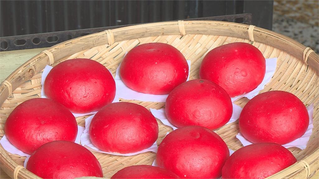 「紅球計畫」三月底台南登場　百年餅舖特製「巨型紅荖花」