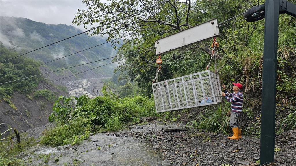 明霸克露橋鋼便橋遭沖斷　山上三部落成孤島370人受困