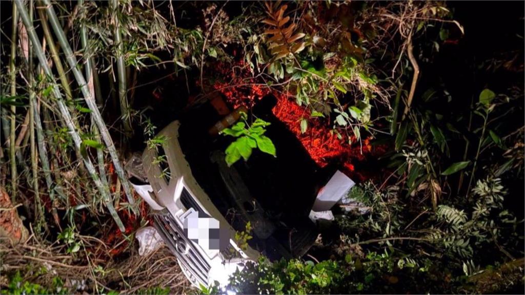 苗栗轎車翻落邊坡　女駕駛一度受困怒控前男友蓄意撞