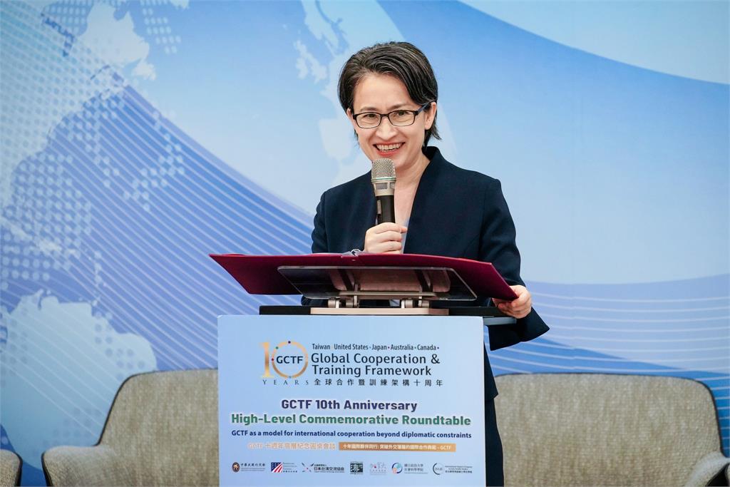 快新聞/GCTF十週年!蕭美琴、林佳龍齊聚政大 共探深化國際合作新願景