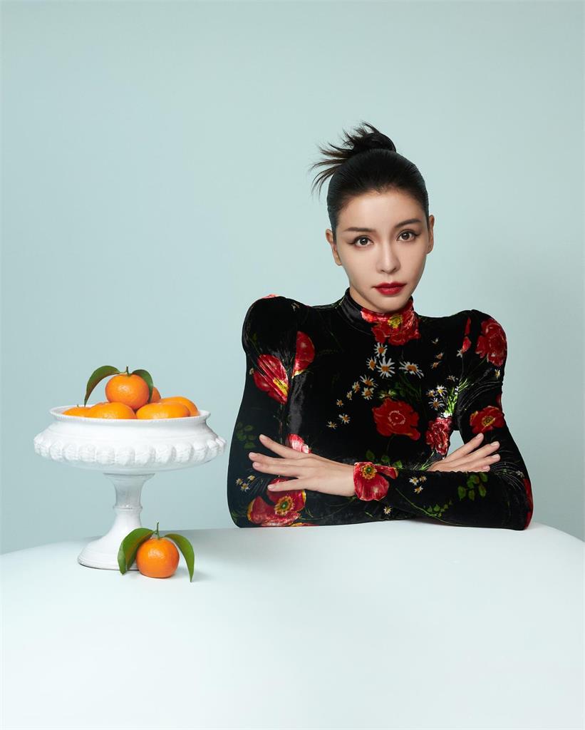 李毓芬不藏了!禮服上身「開大洞」38歲絕美近況曝光 粉絲全看傻