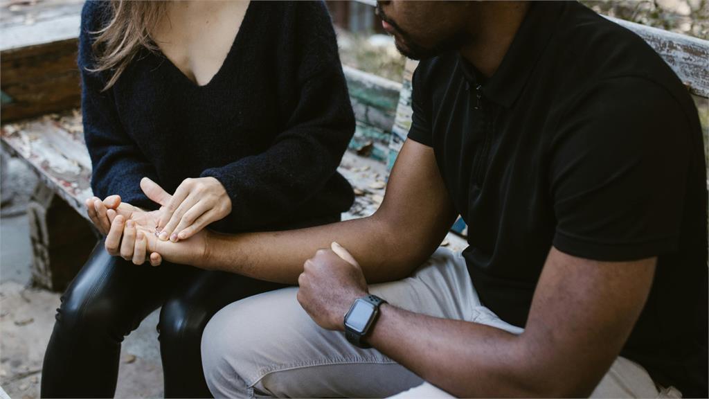 徵信社突拋「神祕職缺」月薪5萬!工作內容網驚「高風險」:小三變職業?