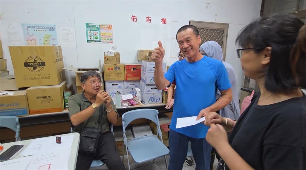 忙救災！大安村長不休息穿梭災區　腳趾「磨到險見骨」