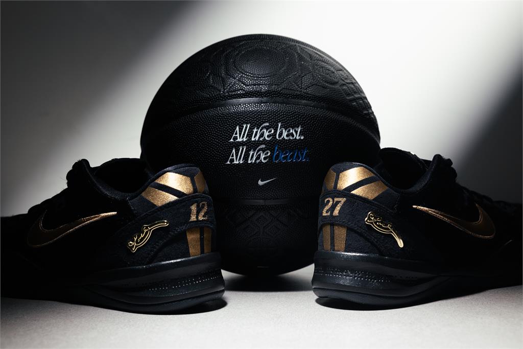 PLG(影)/生涯最後一雙戰靴!林志傑引退前夕收「特製獸毛球鞋」炸出驚喜表情包