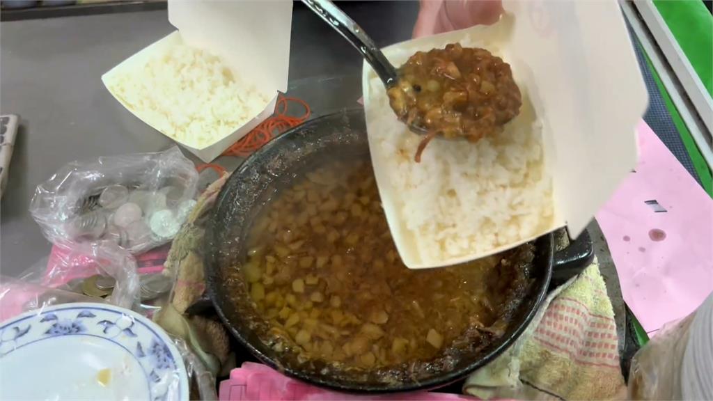 台灣趴趴走/高雄橋頭特色黃羹!粗米粉咖哩魚肉!僅此一家別無分號!