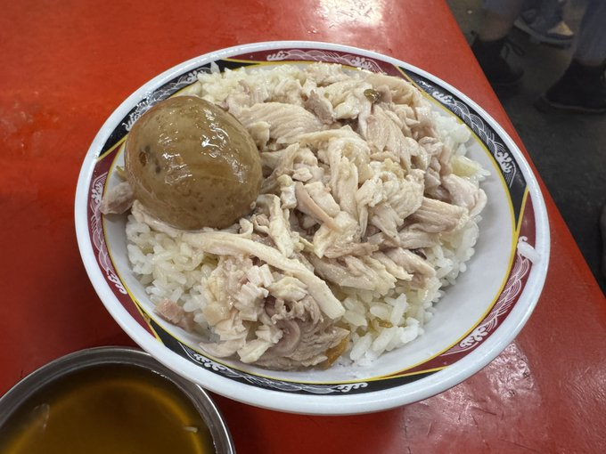 日部落客來台品嚐「台灣親子丼」竟是「它」?台網見真相無奈笑翻