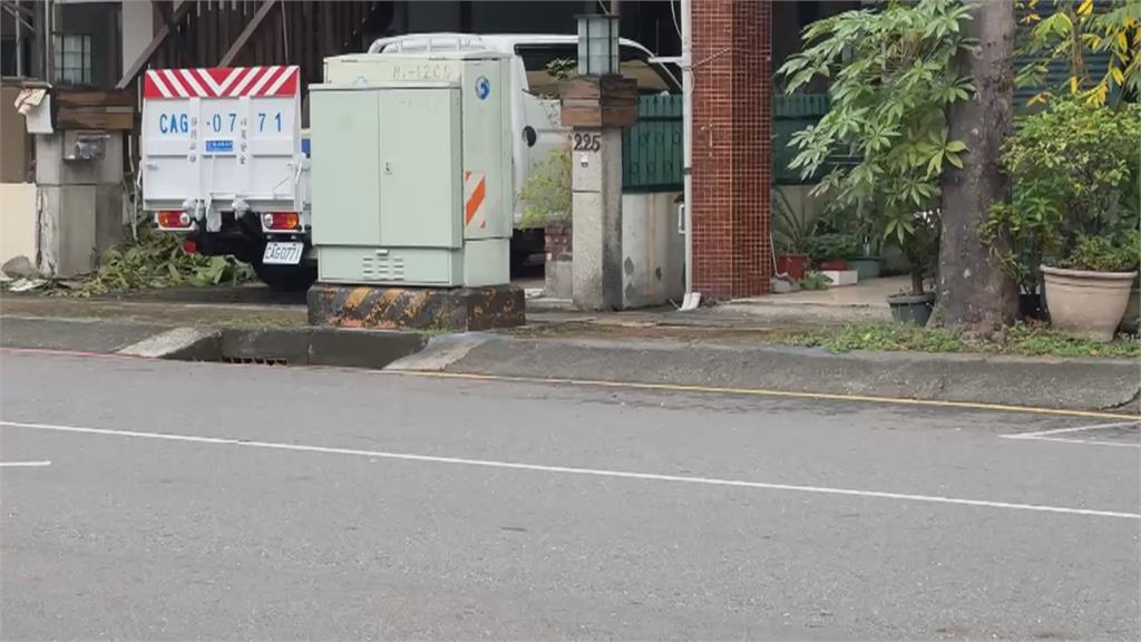 住戶不滿車輛臨停黃線　疑動手做「這件事」與駕駛爆衝突