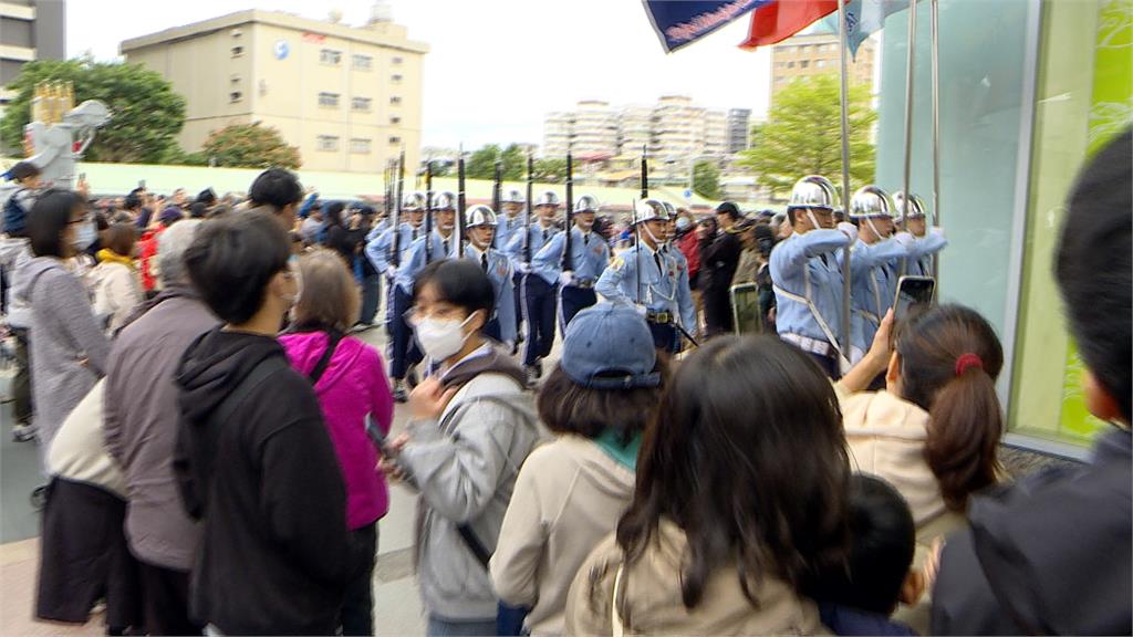 熱血慶元旦！10校樂儀旗隊聯合演出　高難度動作超震撼