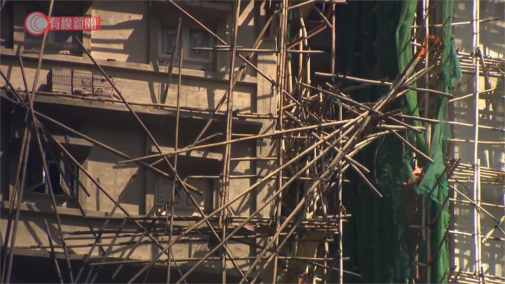 宏福苑大火罹難者增至128人　家屬排隊辨認遺體場面哀戚