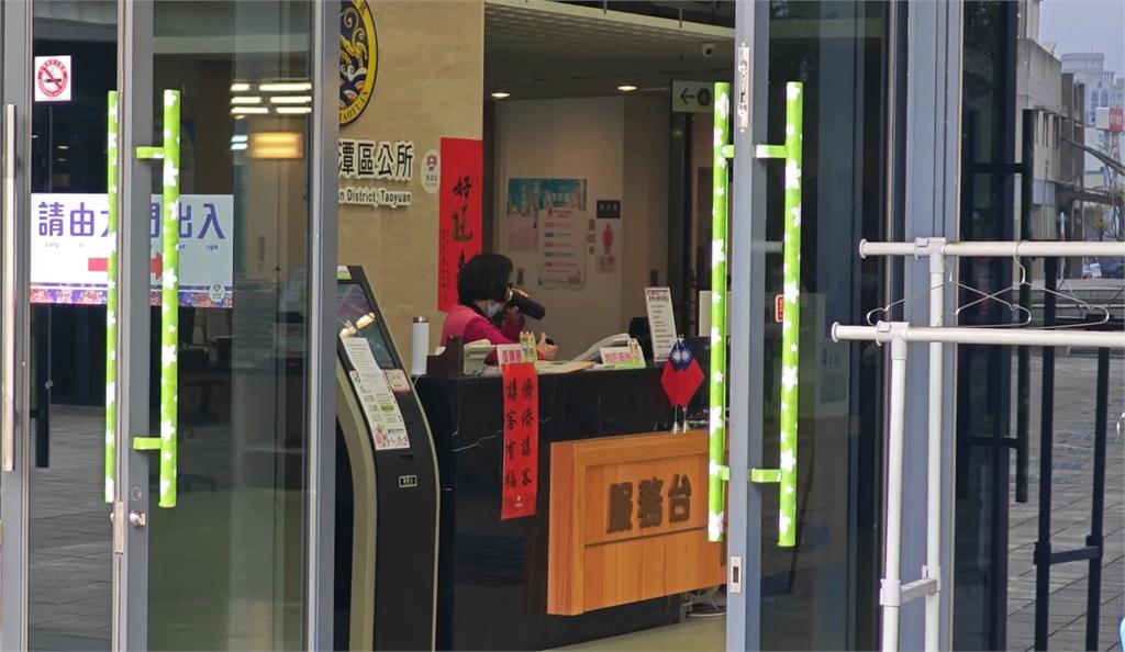 龍潭區公所找「十二金釵」遭批 區長:不論男女 有熱忱即可