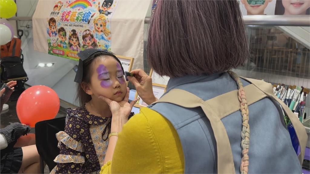 小朋友稚嫩臉龐成畫布　「面部彩繪師」化身快樂魔法師