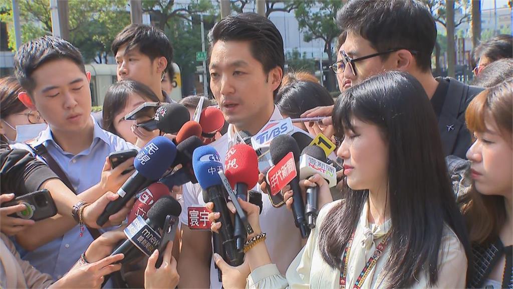 周玉蔻不滿被王世堅用「老太太」羞辱！男方長文嗆她：逾越媒體人的分寸