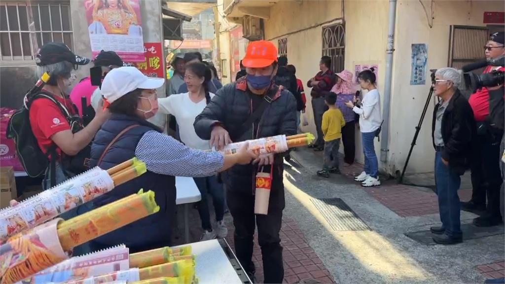 白沙屯媽祖年、月曆結緣發放 怕搶嘸!民眾前天就來卡位