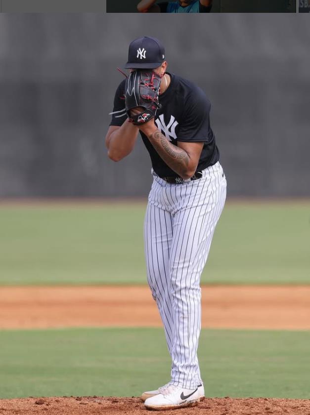 MLB(影)/和法官一樣高的洋基農場「大物」投手 春訓猛飆100英哩速球令人驚艷