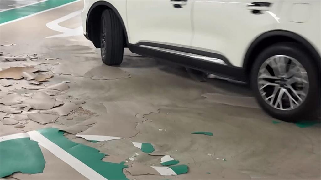 台中大里益民國小停車場狀況百出　淹大水害地板龜裂宛如「脫皮」