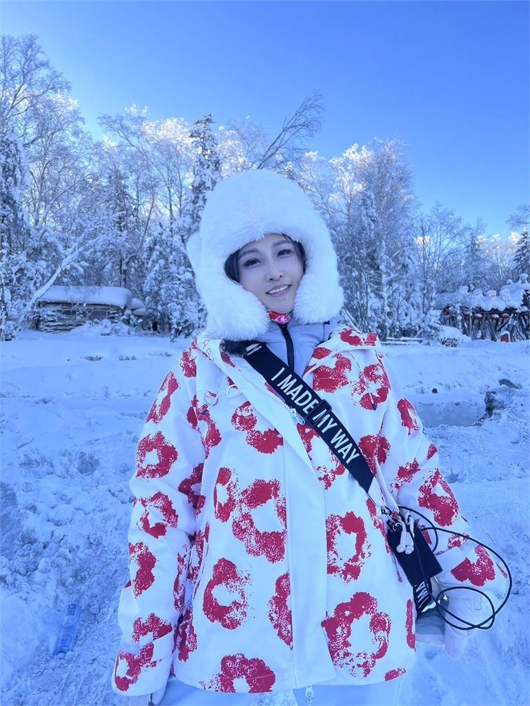 50歲教唱天后無預警「宣布停工」!突曝頸部現3顆腫瘤親揭露最新病況