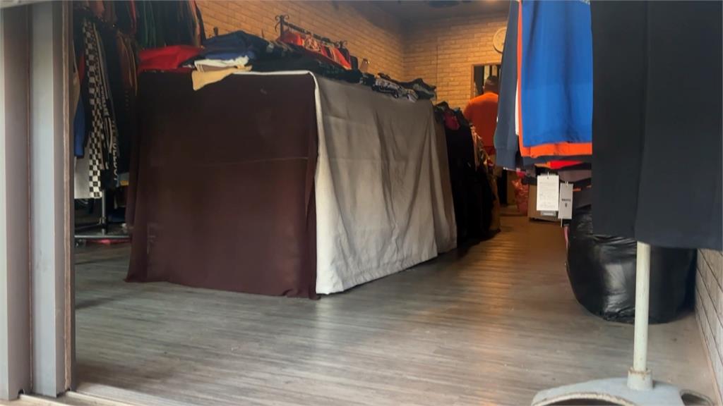 不只賣衣服!童裝店涉販毒 警荷槍實彈攻堅逮1男