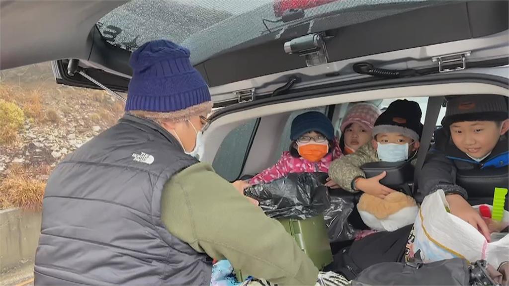 果然是雪山! 雪山圈谷積雪70公分 成銀白世界