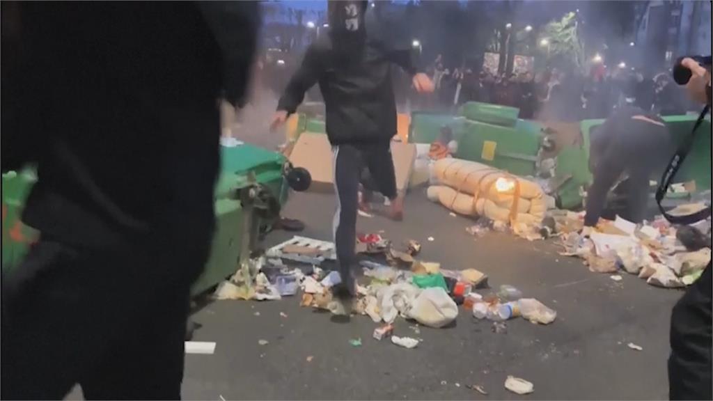 抗議退休金改革爭議續燒　清潔隊罷工！巴黎街頭堆滿垃圾飄惡臭