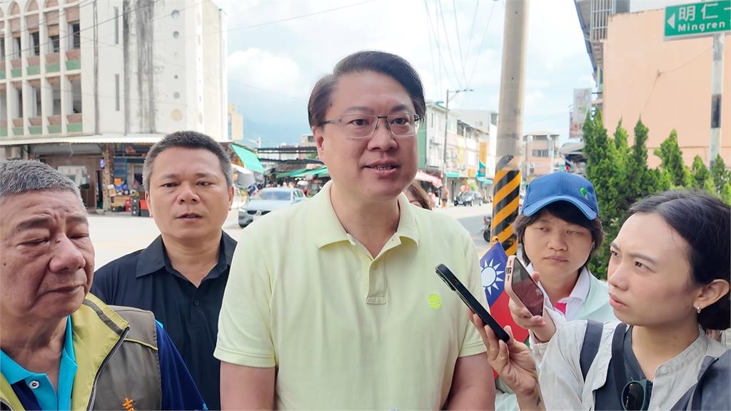 大罷免倒數兩週! 林右昌現身花蓮市場掃街怒批傅「眼裡只有錢」