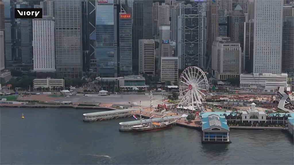 荷蘭仿古船世界巡航　６／２８抵達香港中環碼頭