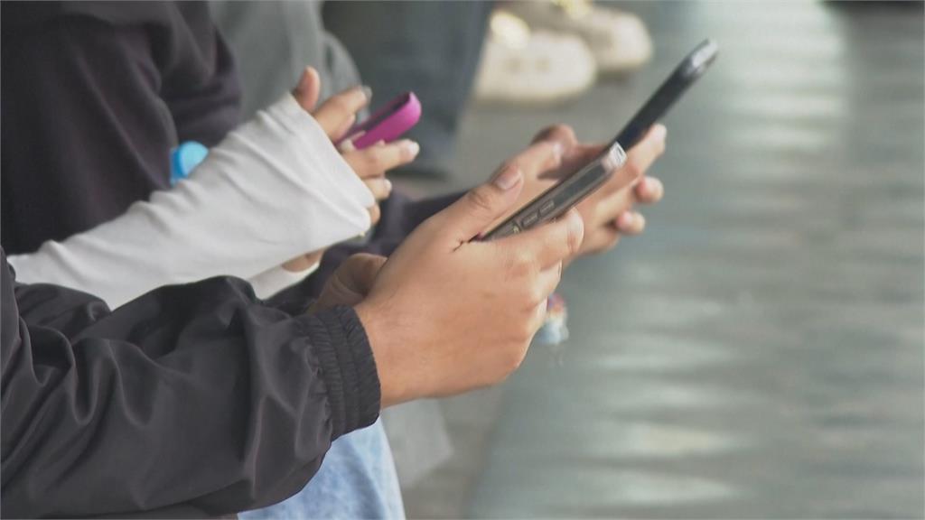 東南亞第一槍！　印尼禁16歲以下用社群媒體