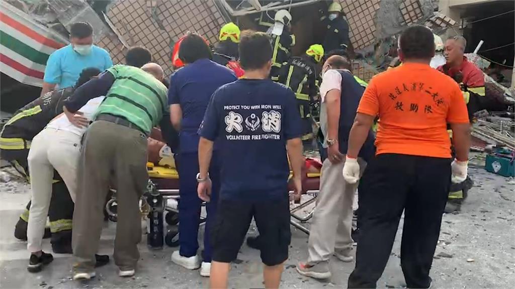 快新聞／花蓮玉里大樓被震垮救出1人　搜救行動持續