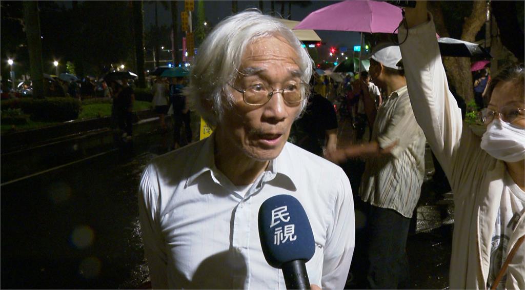 大罷免！民眾冒雨上街頭　百工百業集結凱道號召726勇敢投票