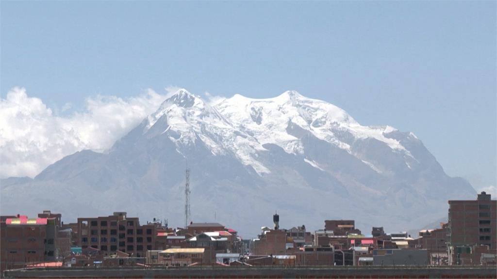 大樓頂有艘船! 玻國「安地斯山脈巡洋艦」大樓「土豪至極」