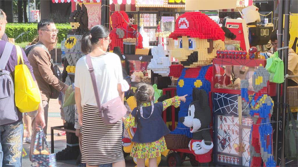 新北耶誕城熱鬧開城！　音樂劇、泡泡秀等接力登場　吸引親子同樂