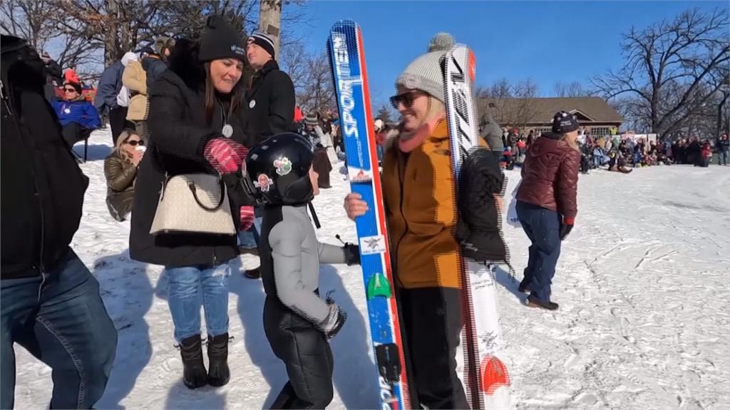 芝加哥4歲小選手 挑戰10公尺跳台滑雪