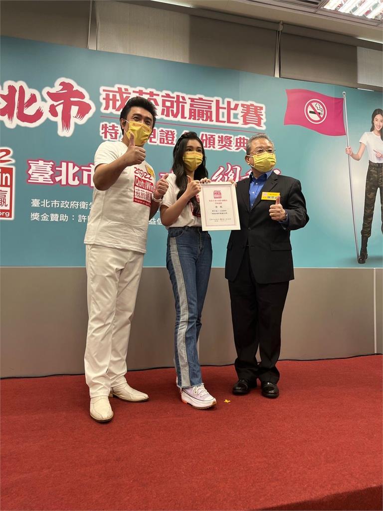 國民岳父！李㼈18歲「校花愛女」錄取師大國文系　擇偶條件全說了