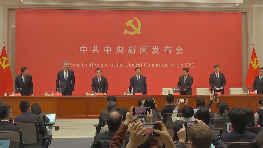 中國餐飲業慘淡　業者各出奇招　熱舞、餵食秀吸客上門