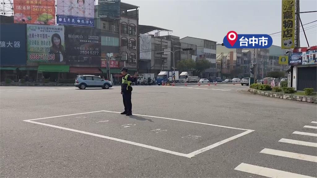 南崗工業區紅綠燈不亮 兩車路口相撞、駕駛互罵