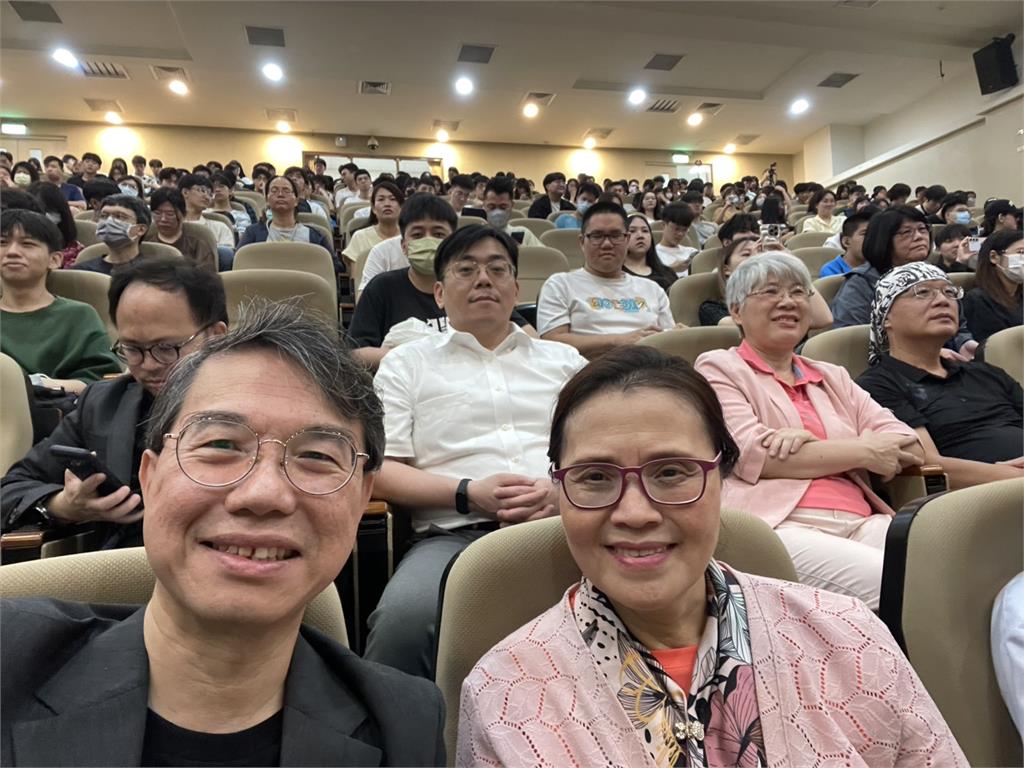 NVIDIA執行長黃仁勳COMPUTEX主題演講 臺北大學同步直播
