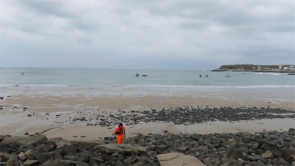 4名遊客至夢幻沙灘戲水 1男遭浪捲失去生命跡象