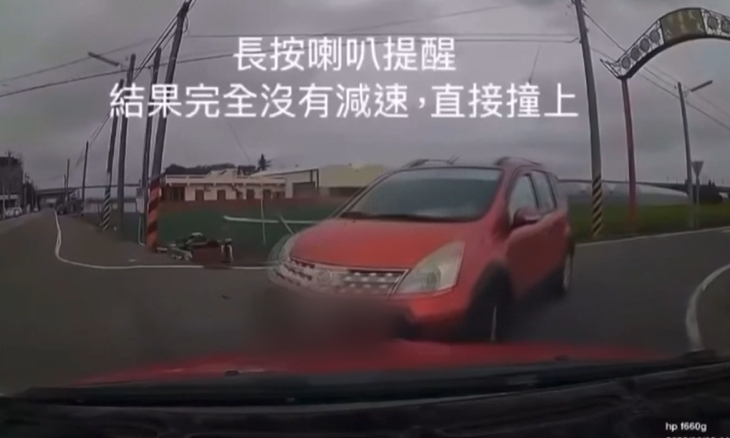 國道驚魂!七旬翁騎車誤闖國道還鬼切 貨車急閃避險翻覆