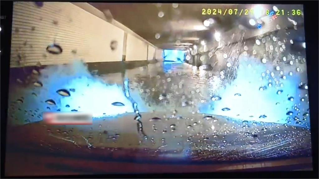 開車遇淹水怎辦? 水淹達「這個位置」立刻熄火防二次傷害