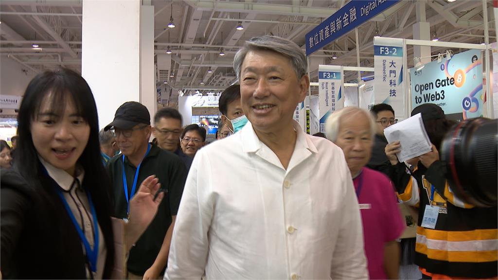 郭智輝因病辭經長？疑肝病變做"正子斷層掃描"