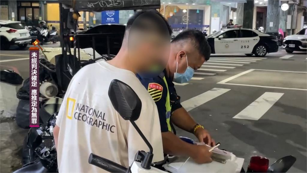 驚悚！台中轎車高速闖紅燈　撞上機車騎士又波及2車