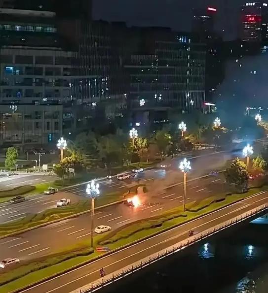 快新聞／小米電動車「車門打不開」駕駛活活燒死　中國官方鑑定結果出爐了