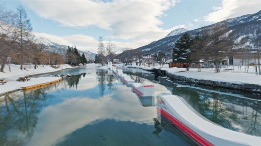 挑戰極限法國湖上波浪滑雪道 一失手恐落冰水裡