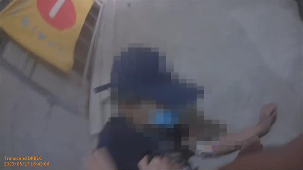 藏毒心虛！男見警飆單車逃跑　皮夾搜出安非他命