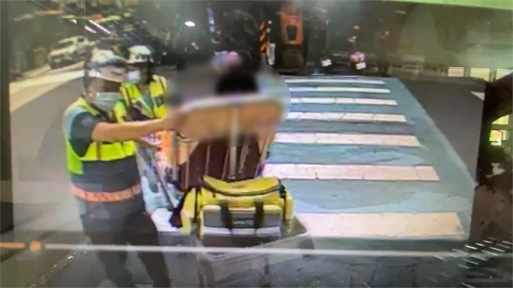 悲劇！騎車載孫遭貨車撞飛　「阿嬤卡車底」1死1重傷