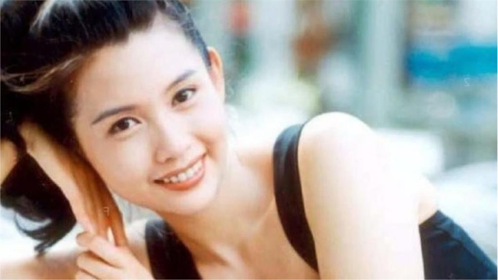 周慧敏、鍾楚紅誰是香港第一美人？鄉民狂推「52歲港姐」：真無敵